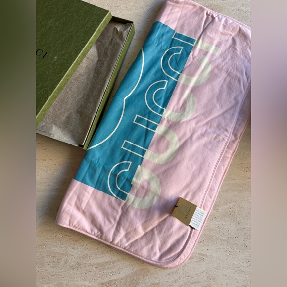 NWB GUCCI GG LOGO PINK BABY BLANKET💝 - Picture 7 of 10